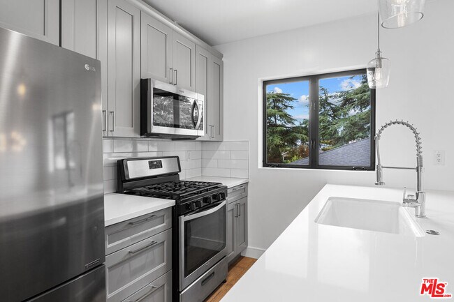 Foto del edificio - 4080 Van Buren Pl