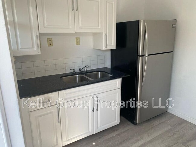 Building Photo - 5701 Middlesex Dr