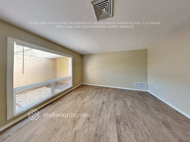 Building Photo - 3508 Kingswood Dr
