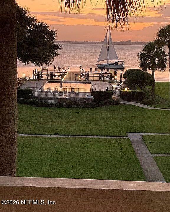 Foto del edificio - 842 Cedar St