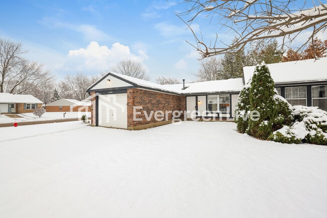 Foto del edificio - 6376 Greenfield Way