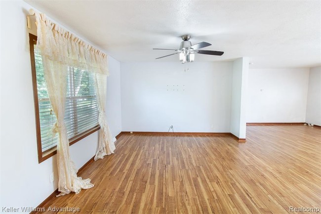 Building Photo - 4345 Livernois Rd