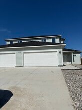 Building Photo - 15438 Cruiser St