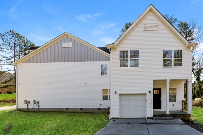 Building Photo - 2529 Oakdale Rd