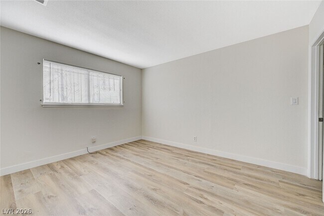 Foto del edificio - 893 W Bartlett Ave