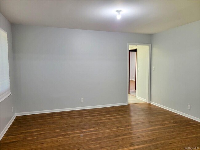 Building Photo - 11 Wood Ln