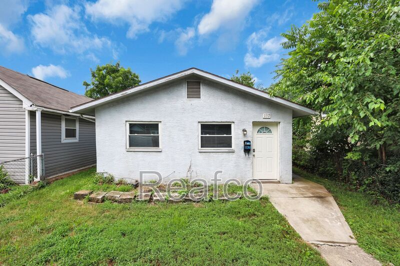 Foto principal - 197 Stevens Ave