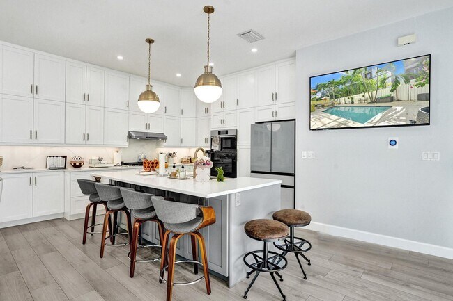 Foto del edificio - Riverland Road, Fort Lauderdale, FL 33312 - 5 BR 2 BA single-family home