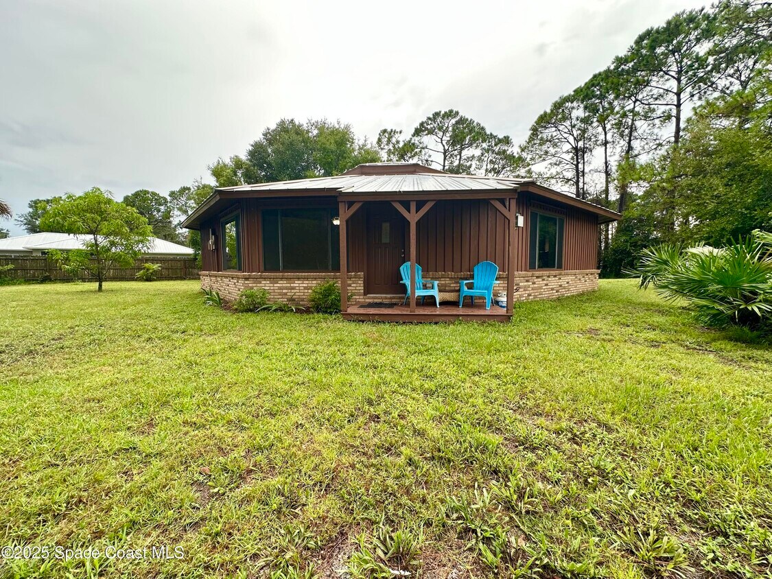Foto principal - 6325 Corsica Blvd