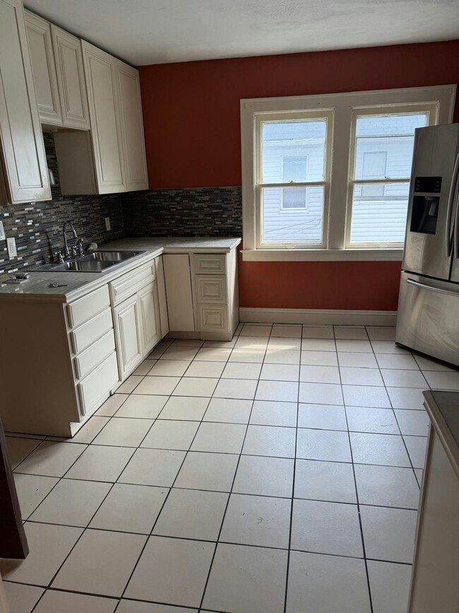 Foto del edificio - 3035 E 126th St