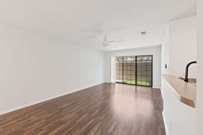 Foto del edificio - 210 S Habana Ave