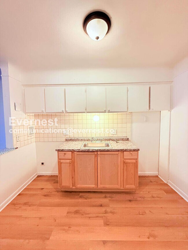 Foto del edificio - 15601 Schoolcraft Rd