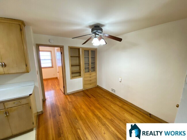 Foto del edificio - 2544 J Street
