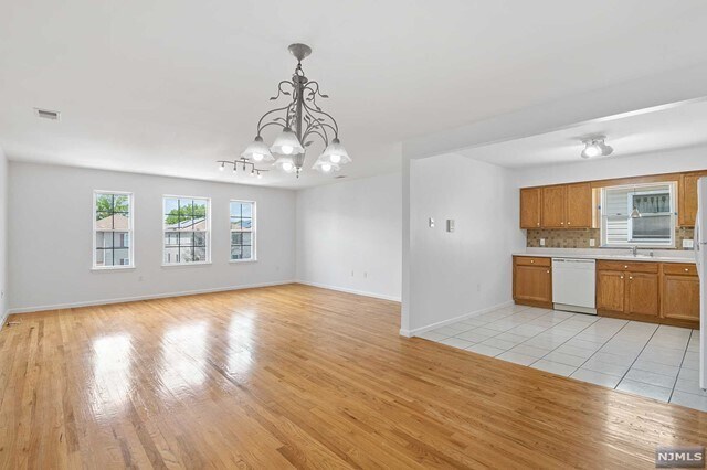 Foto del edificio - 184 Hillside Ave