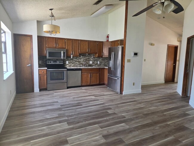 Building Photo - Updated 3 bedroom, 2 bath home - New flooring and paint!