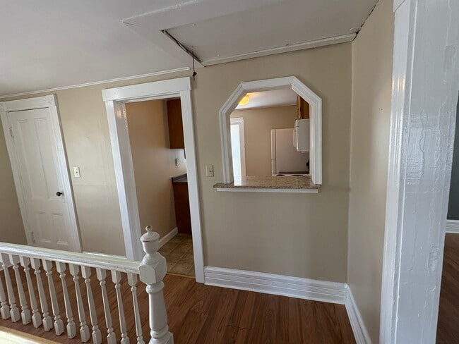 Hallway - 248 Oakwood Ave