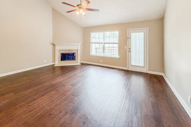 Foto del edificio - 2816 Windcrest Tr