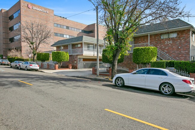 Foto del edificio - 336 E Providencia Ave