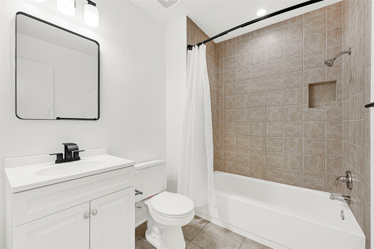 Foto del edificio - 17411 Seven Pines Dr