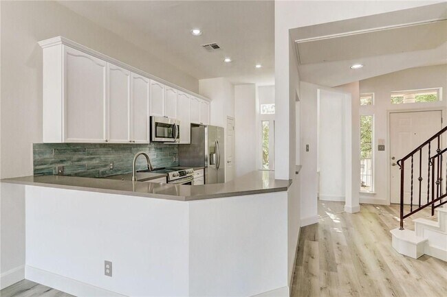 Foto del edificio - 2918 Ranch Rd 620 N