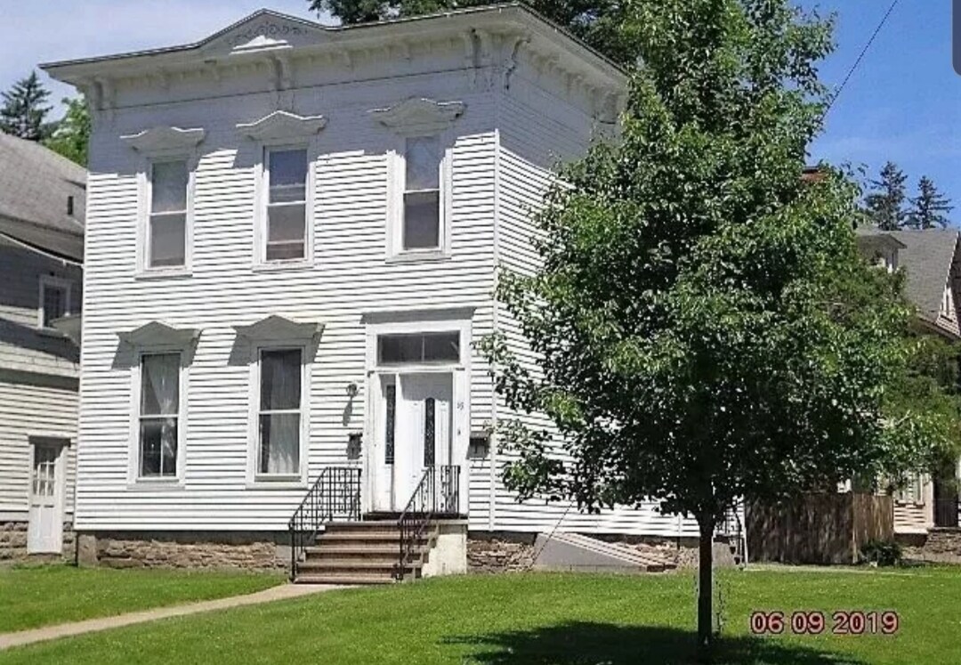 Primary Photo - 65 Center St