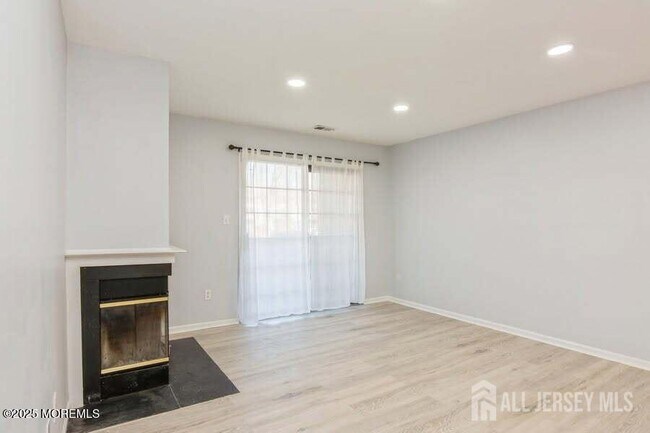 Foto del edificio - 1101 Stoneridge Cir