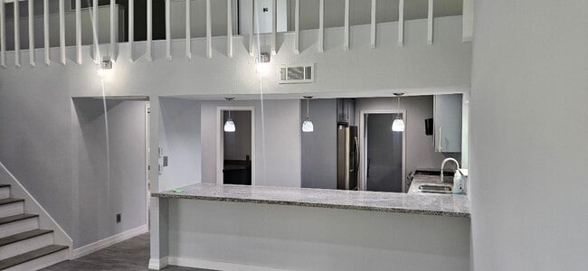 Foto del edificio - 9310 Lugary Dr
