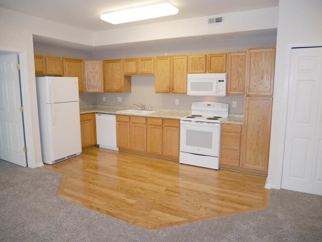 Building Photo - 16848 E Gunnison Dr