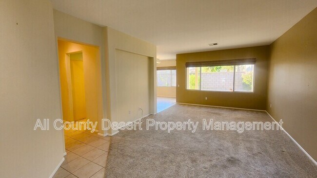 Foto del edificio - 78802 Palm Tree Ave