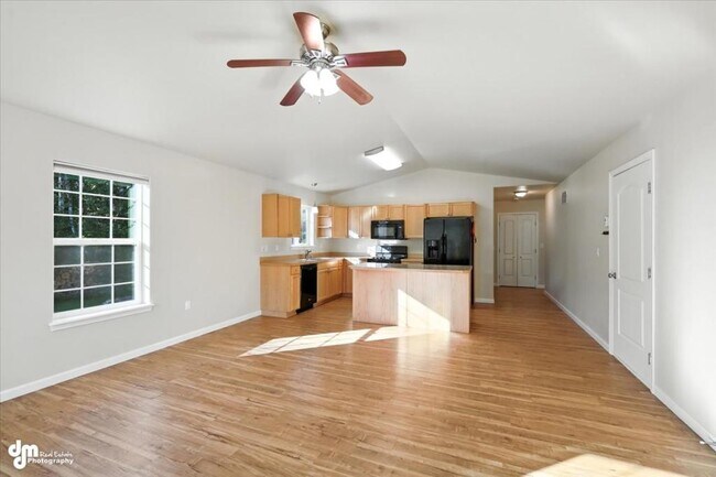 Building Photo - 4866 S Danielle St