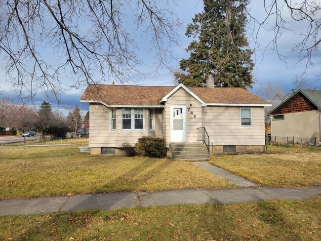 Building Photo - 745 Edith St