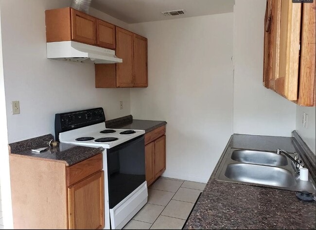 Building Photo - 2066 O'Neil Way