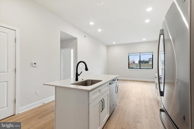 Building Photo - 2157 E Lehigh Ave