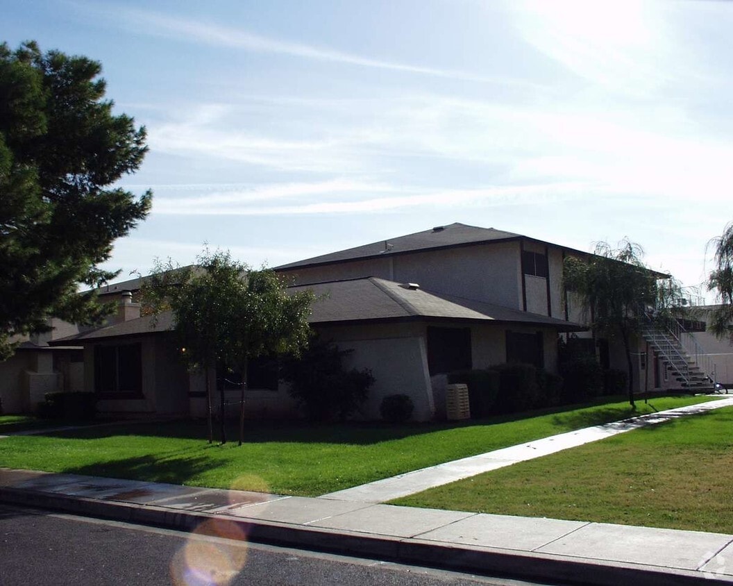 Primary Photo - Northern Lanai Fourplex