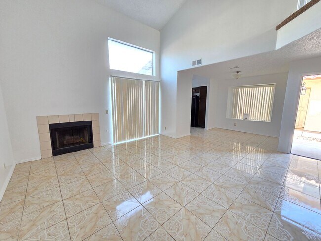 Foto del edificio - 1192 Pleasant Brook St