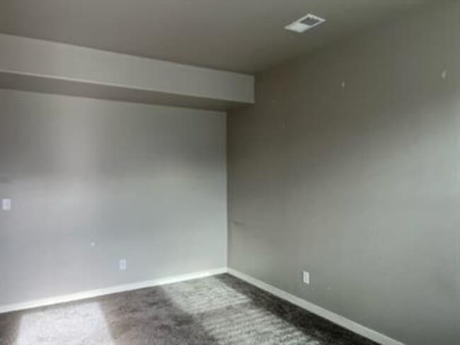 Building Photo - 657 Pebble Mountain Dr