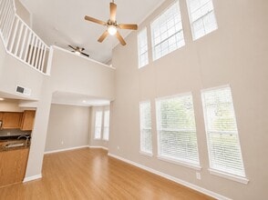Building Photo - 702 Hadley St
