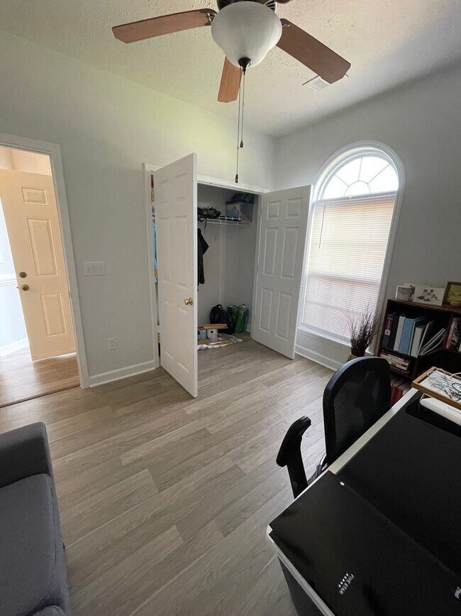 Building Photo - 209 Wando River Rd