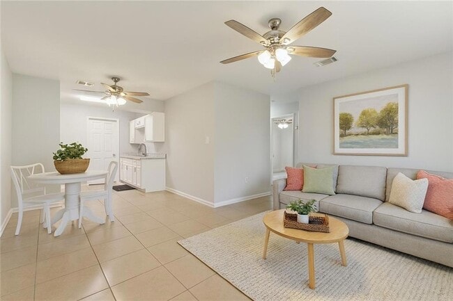 Building Photo - 7825 Dorsett Dr