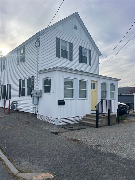 Building Photo - 11 2nd St
