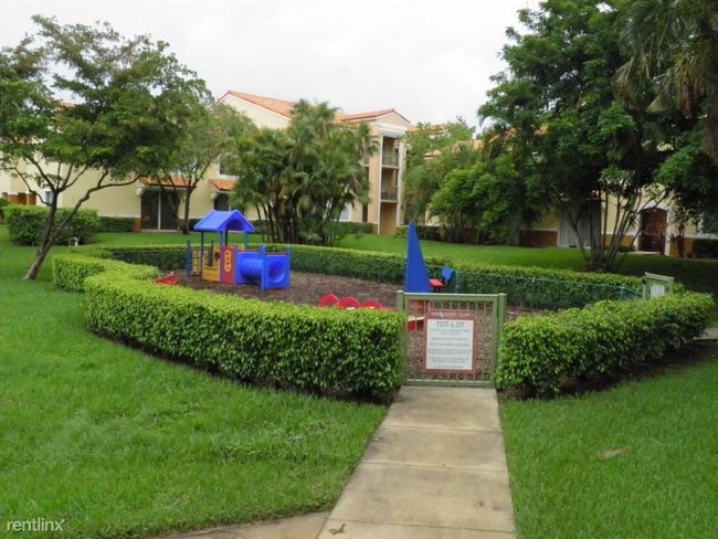 Building Photo - 127 Yacht Club Way