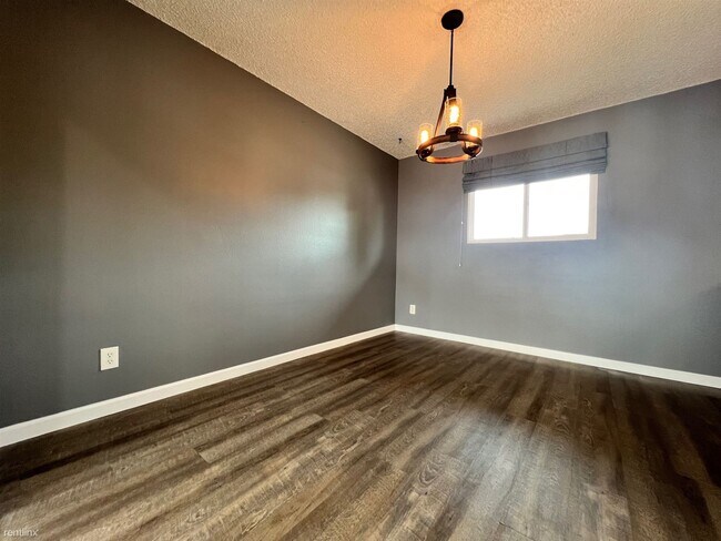 Building Photo - 3 br, 2 bath House - 2204 North Normal Avenue