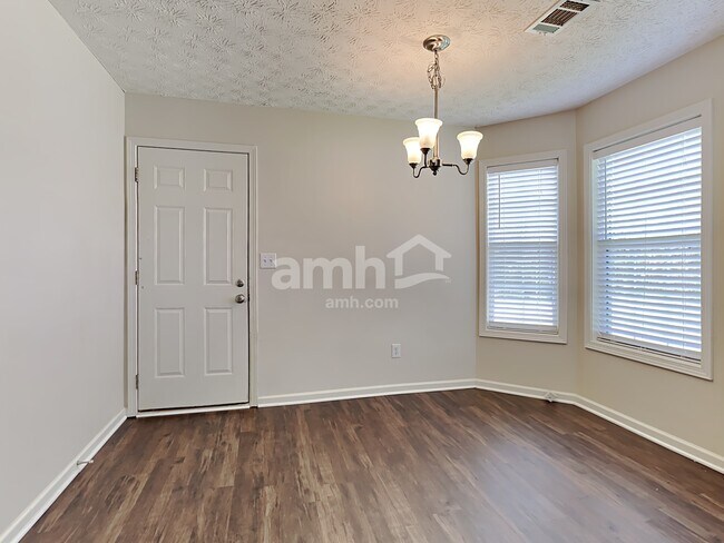 Building Photo - 1552 Armende Cir