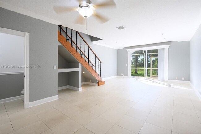 Building Photo - 2561 Cordoba Bend