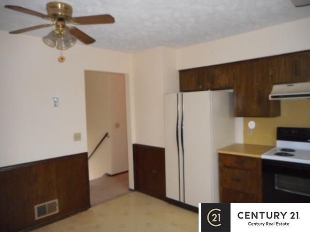 Building Photo - 8306 S 48th Ave