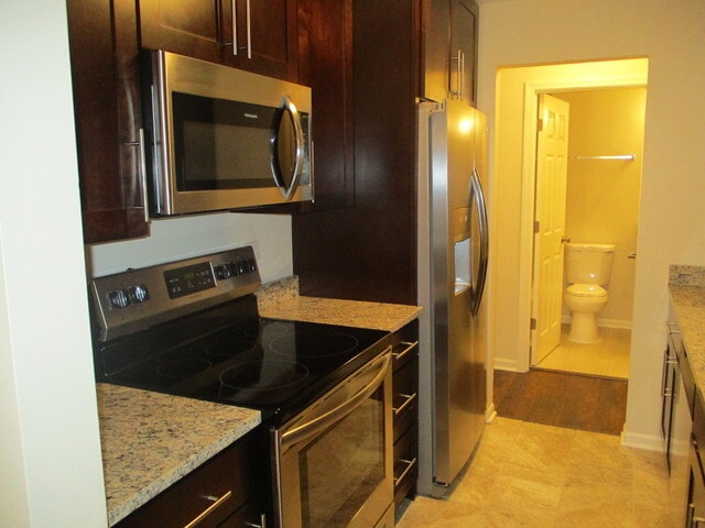 Building Photo - 572 Somerset Ln