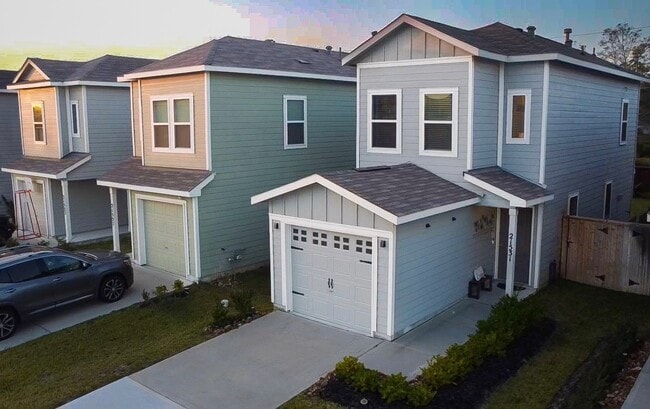 Foto del edificio - 21531 Carosella Dr