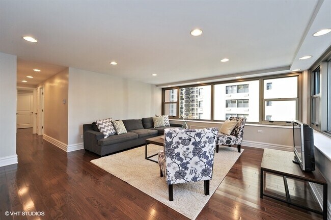 Foto del edificio - 247 E Chestnut St