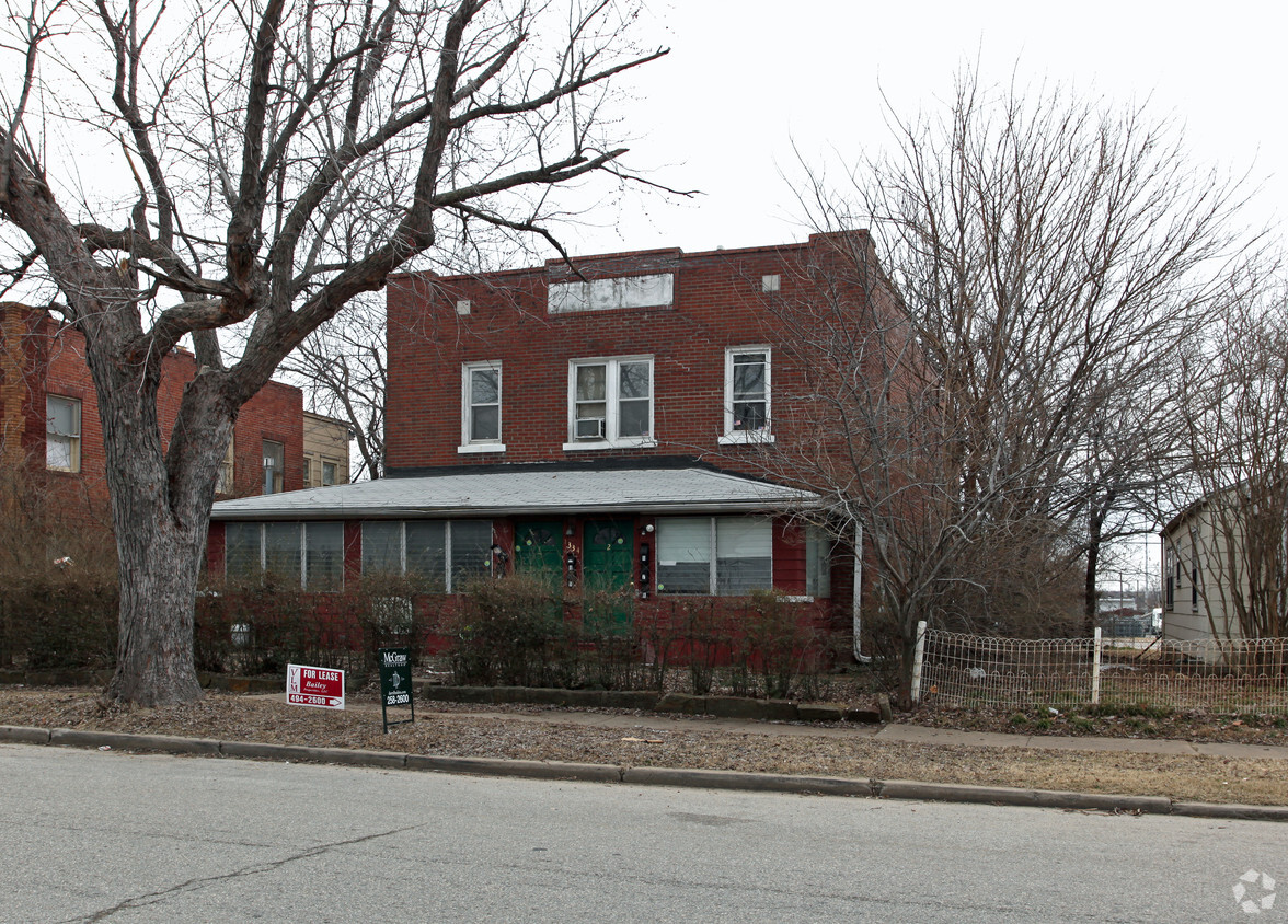 Building Photo - The Manor House