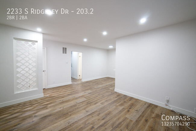 Foto del edificio - Shiny and NEW! Newly Reno'd 940 Sqft 2 Bed...